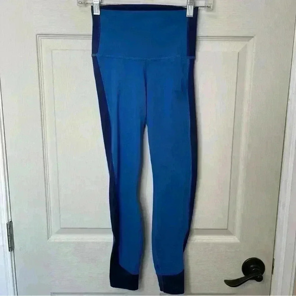 NIKE Women’s Yoga Leggings Lot Of 3 Leggings Sz XS/Small - Picture 11 of 16